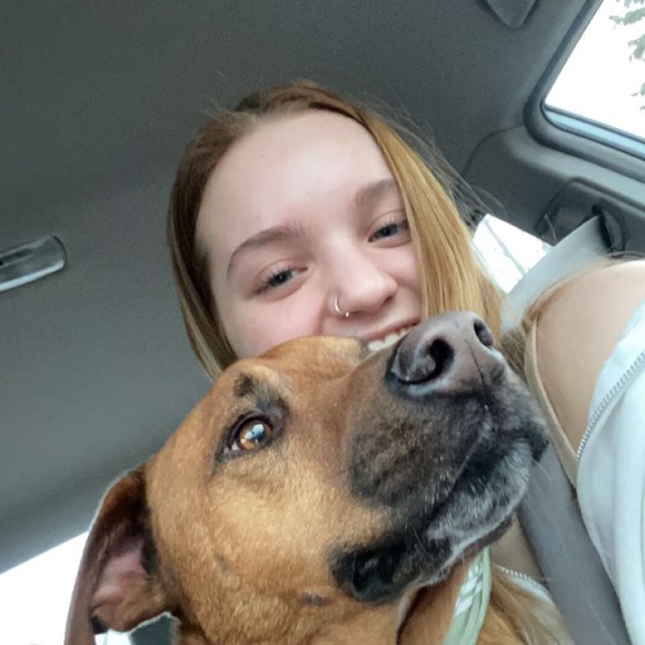 Meet your Posher, Brooke - Picture 1 of 1